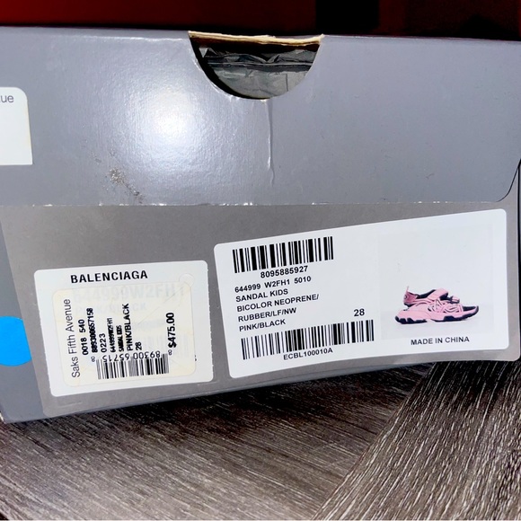 - Toddler balenciaga size 11 worn twice in good condition - Picture 5 of 5